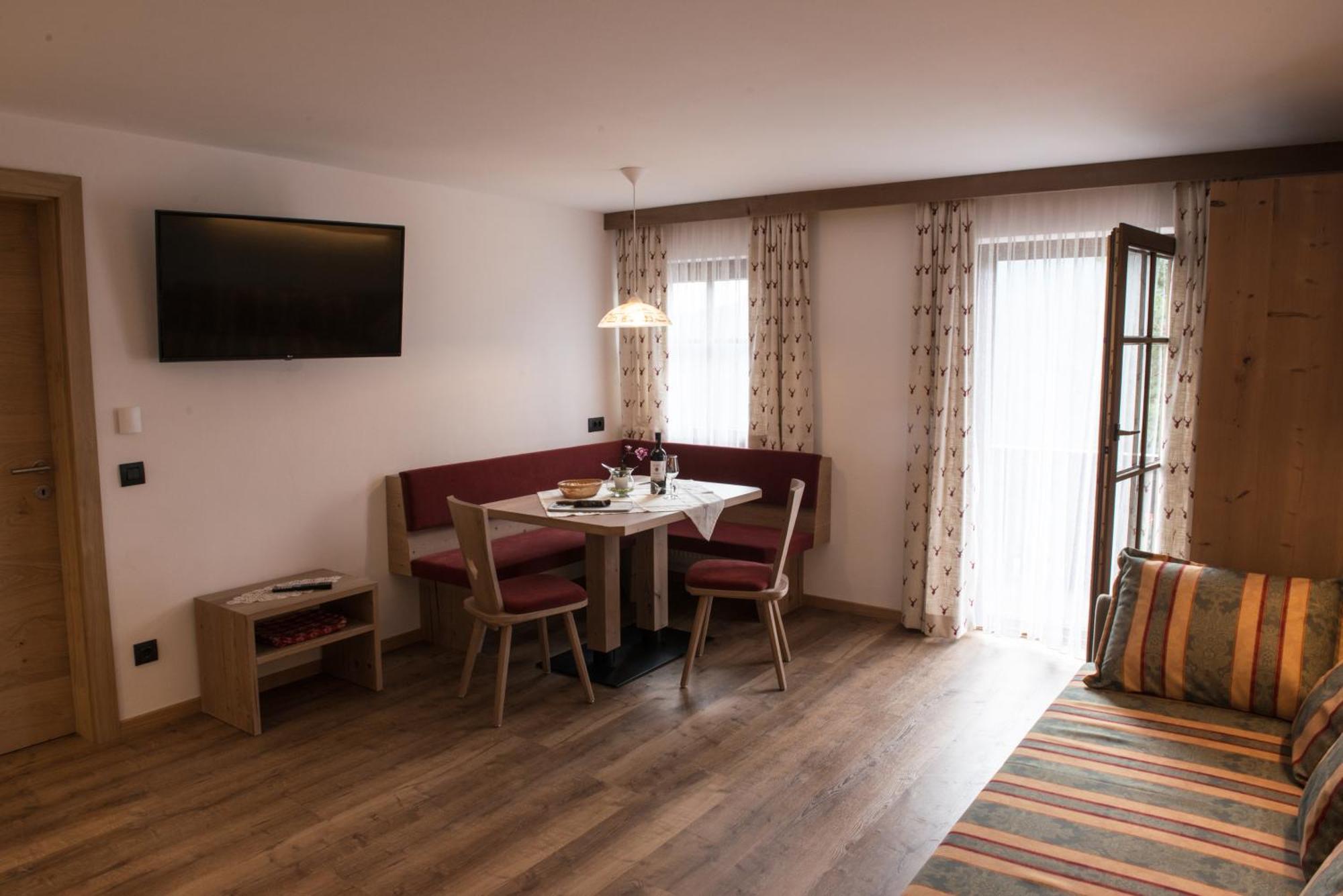 Da Kathi Aparthotel San Candido Ngoại thất bức ảnh